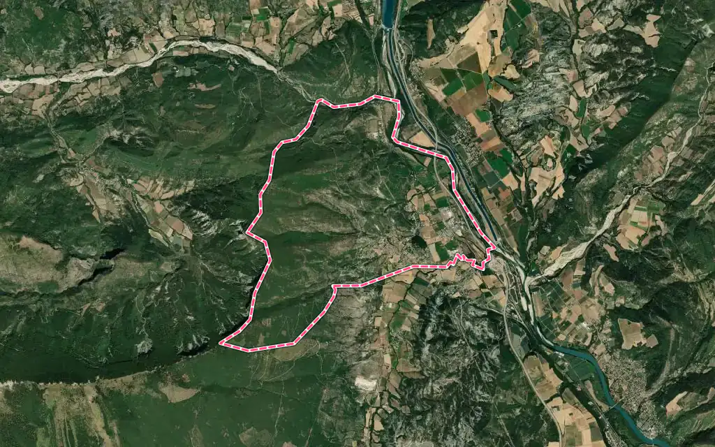 Vue satellite de Peipin avec ses contours administratifs