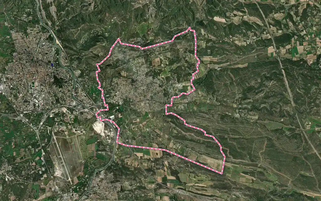 Vue satellite de Pélissanne avec ses contours administratifs