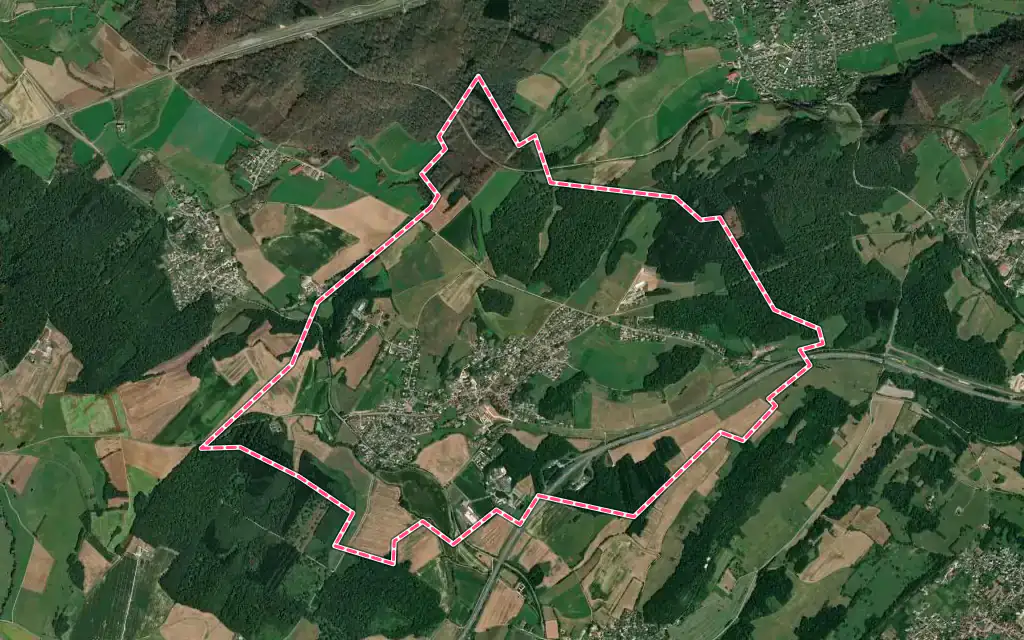 Vue satellite de Pelousey avec ses contours administratifs
