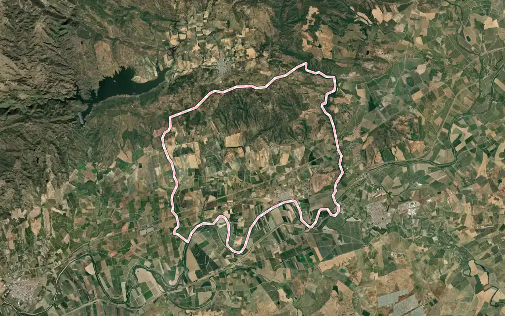 Vista satélite de Peñaflor con su contorno administrativo