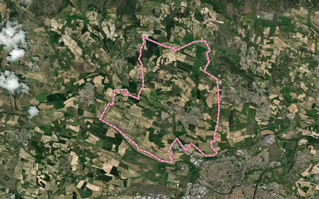 Vue satellite de Pennautier avec ses contours administratifs