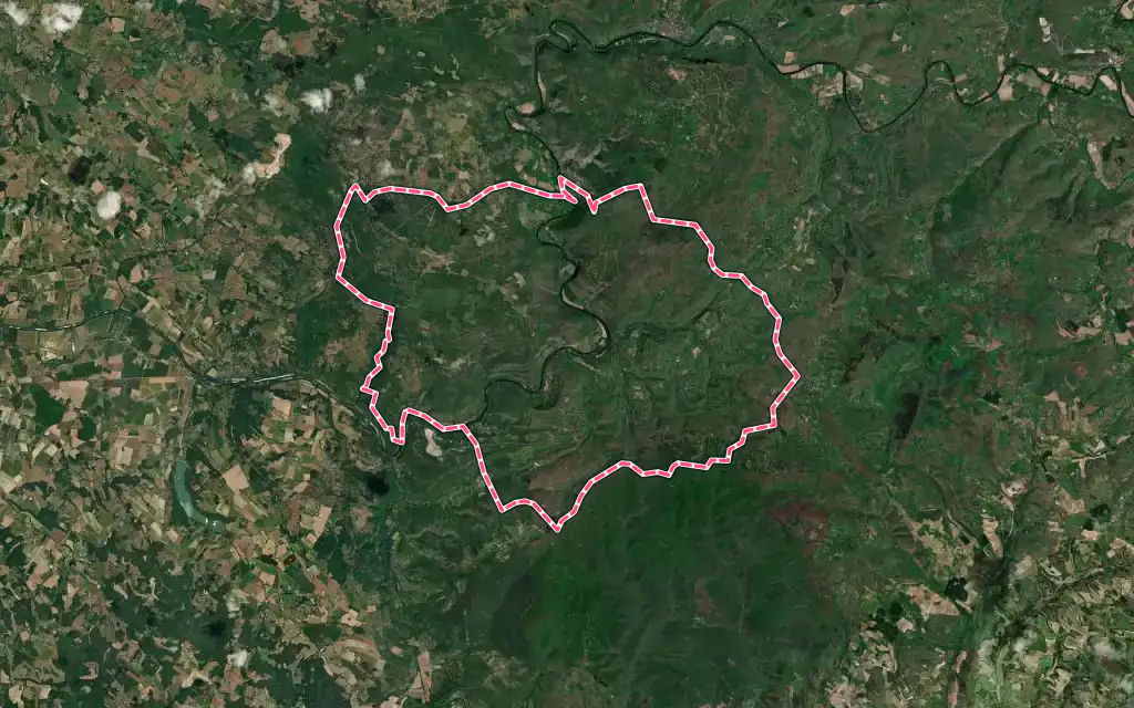 Vue satellite de Penne avec ses contours administratifs