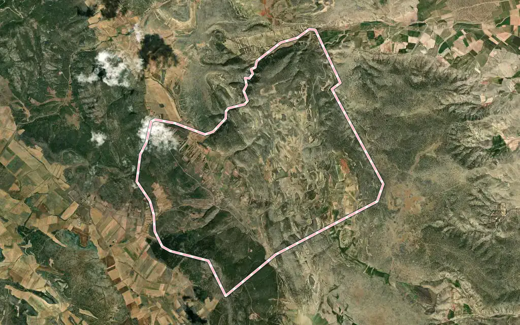 Vista satélite de Peracense con su contorno administrativo