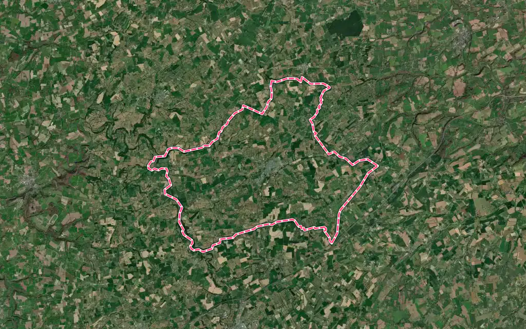 Vue satellite de Percy-en-Normandie avec ses contours administratifs