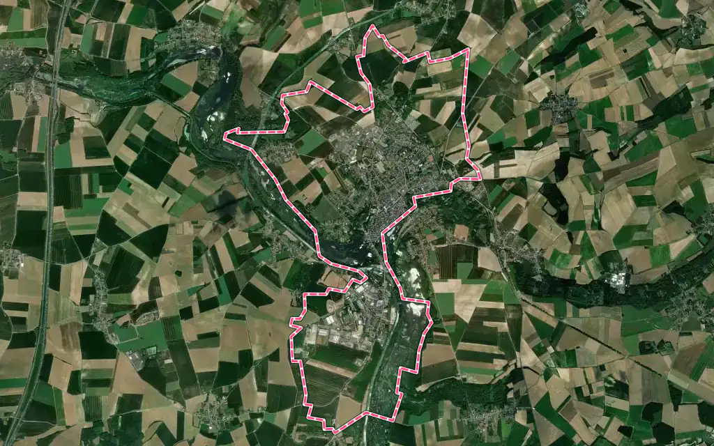 Vue satellite de Péronne avec ses contours administratifs
