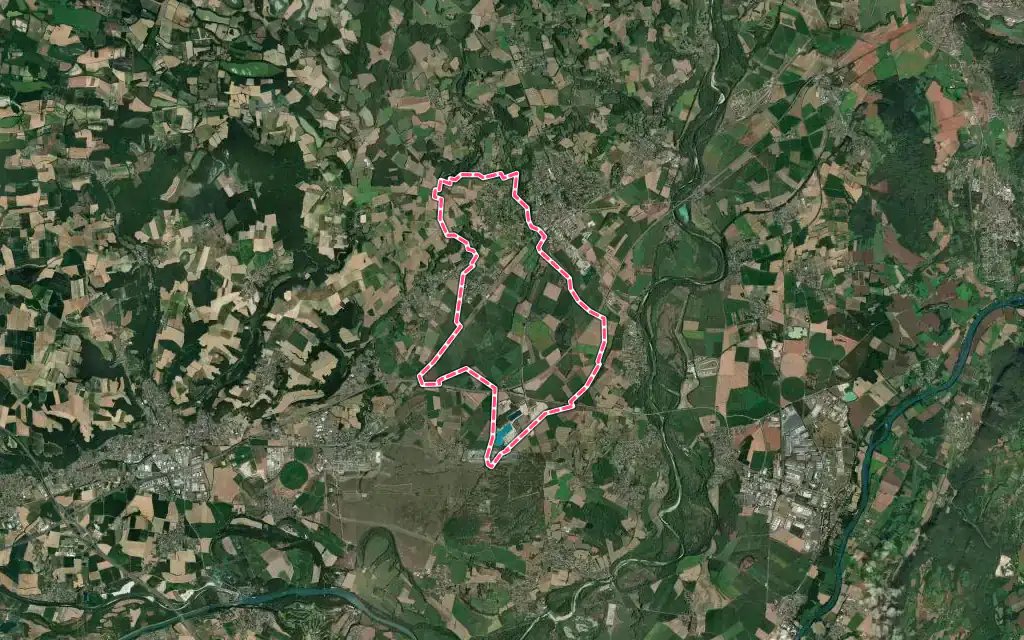 Vue satellite de Pérouges avec ses contours administratifs