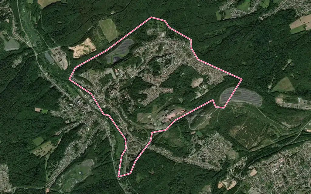 Vue satellite de Petite-Rosselle avec ses contours administratifs