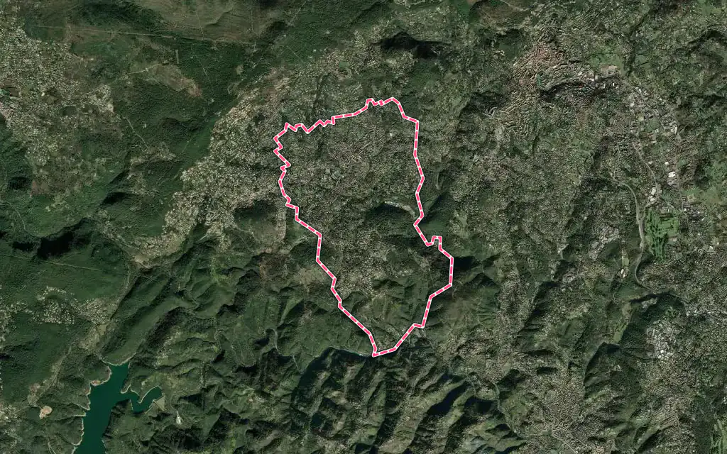 Vue satellite de Peymeinade avec ses contours administratifs
