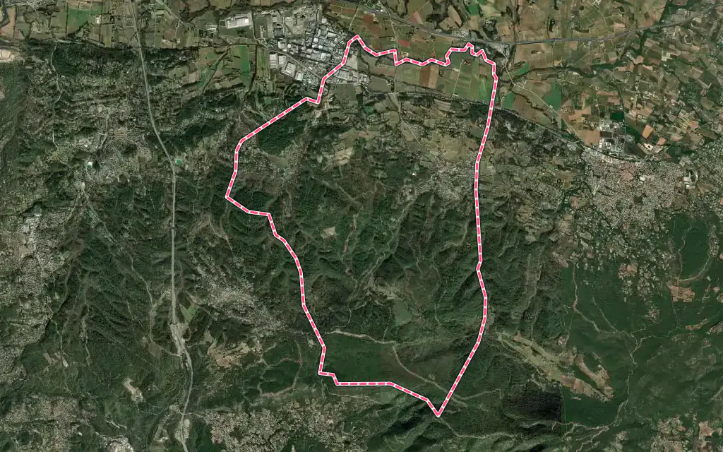 Vue satellite de Peynier avec ses contours administratifs