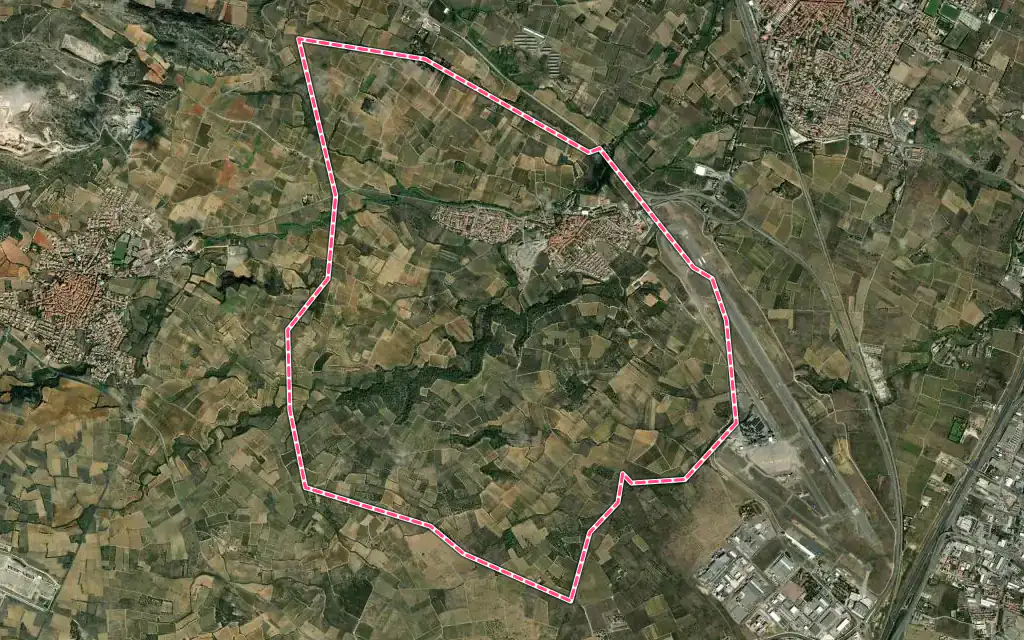 Vue satellite de Peyrestortes avec ses contours administratifs
