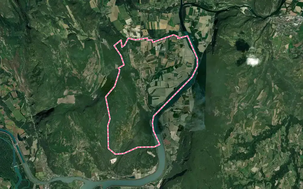 Vue satellite de Peyrieu avec ses contours administratifs