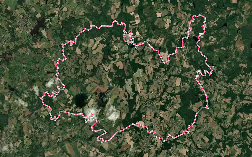 Vue satellite de Peyrilhac avec ses contours administratifs