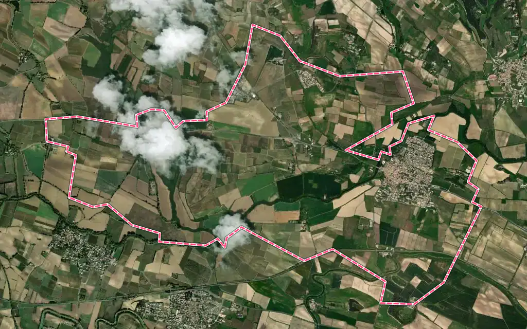 Vue satellite de Pezens avec ses contours administratifs