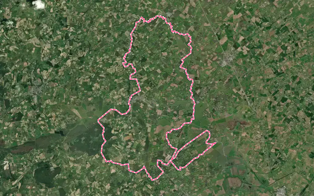 Vue satellite de Picauville avec ses contours administratifs
