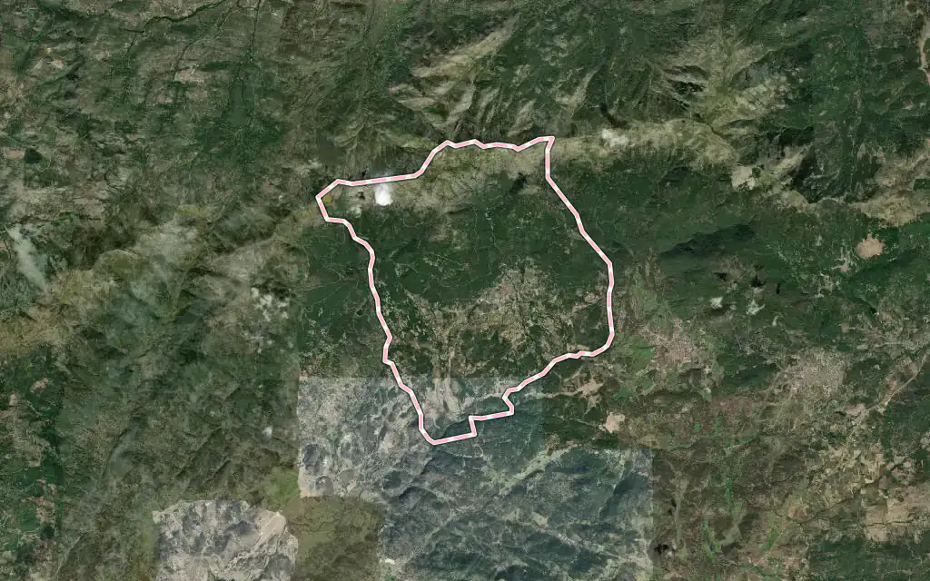 Vista satélite de Piedralaves con su contorno administrativo