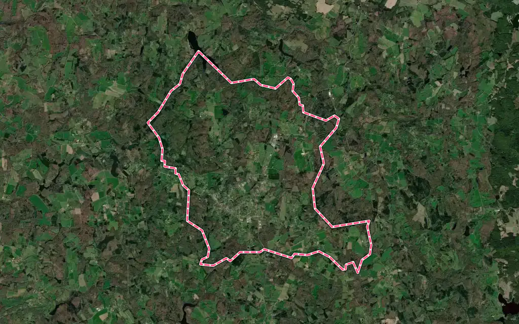Vue satellite de Piégut-Pluviers avec ses contours administratifs