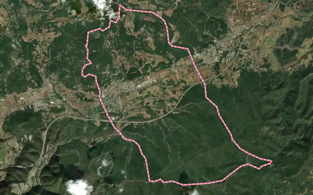 Vue satellite de Pignans avec ses contours administratifs