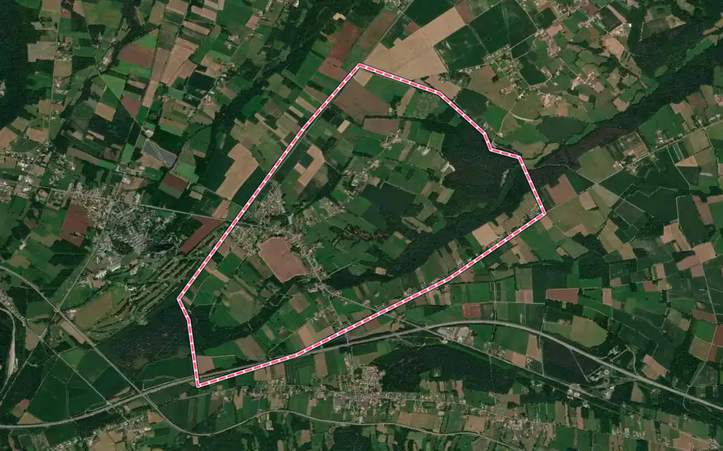 Vue satellite de Pinas avec ses contours administratifs