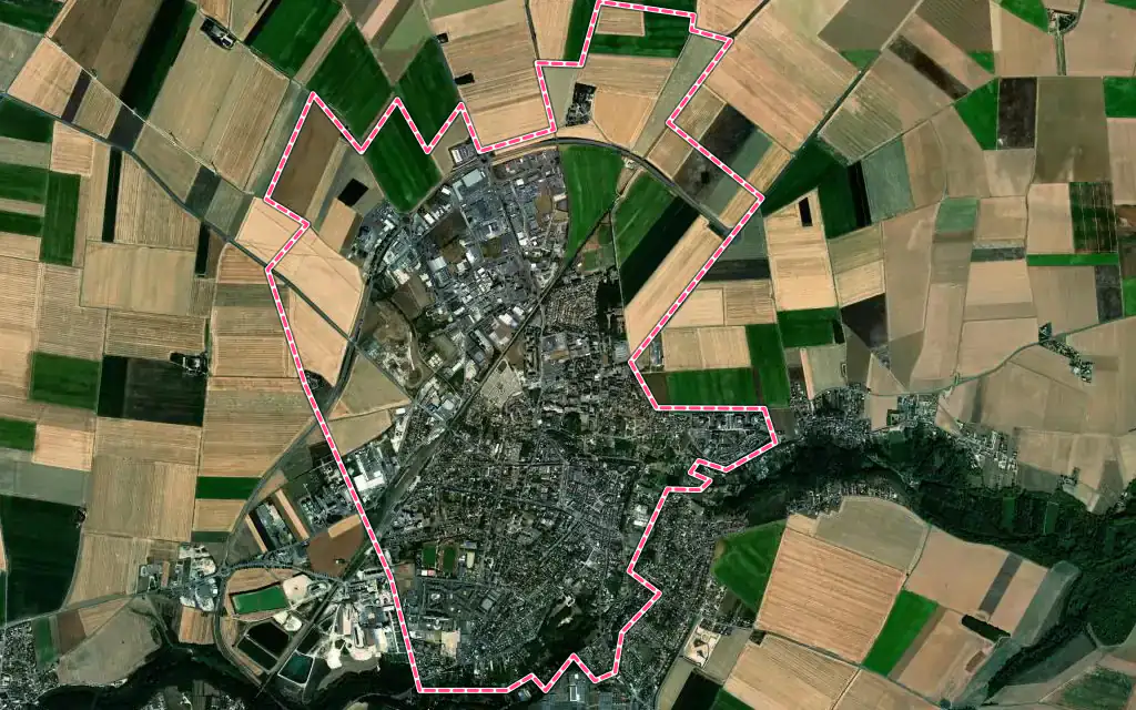 Vue satellite de Pithiviers avec ses contours administratifs