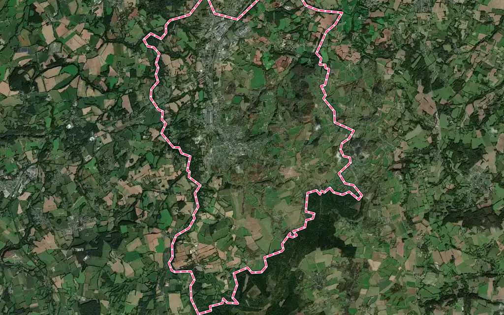 Vue satellite de Plaintel avec ses contours administratifs