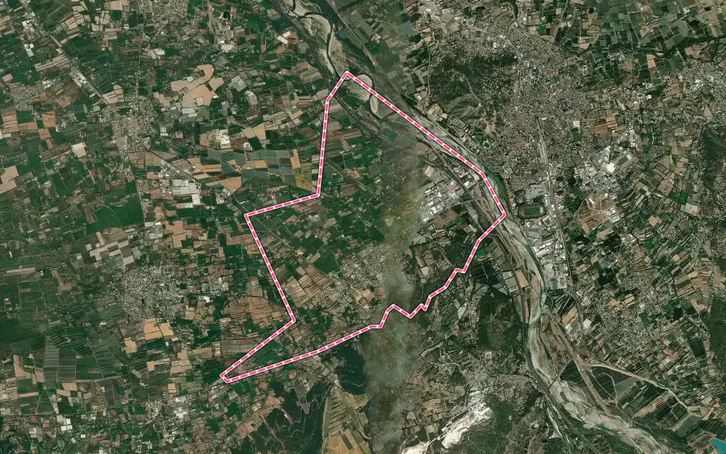 Vue satellite de Plan-d'Orgon avec ses contours administratifs