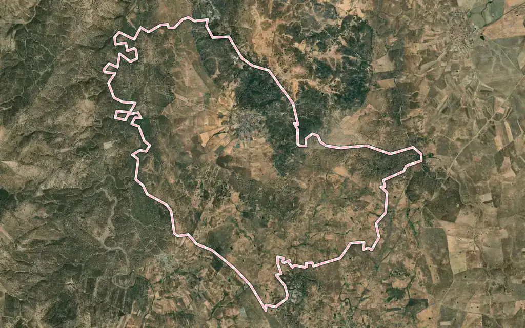 Vista satélite de Plasenzuela con su contorno administrativo