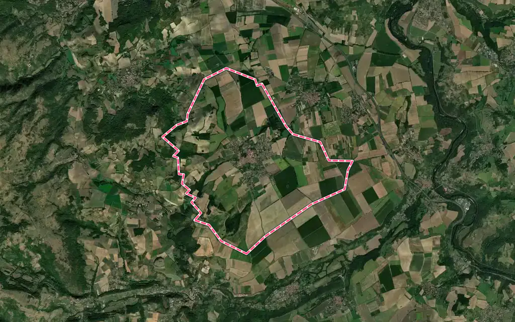 Vue satellite de Plauzat avec ses contours administratifs