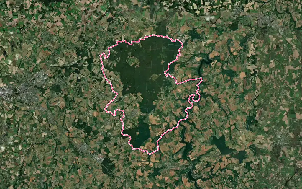 Vue satellite de Plédéliac avec ses contours administratifs