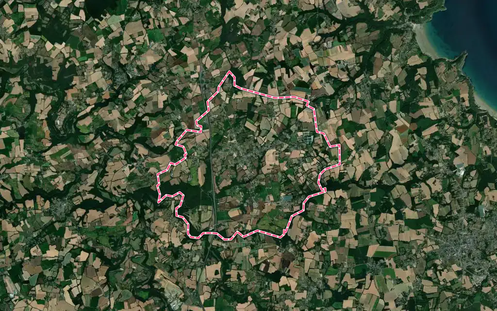 Vue satellite de Pléhédel avec ses contours administratifs
