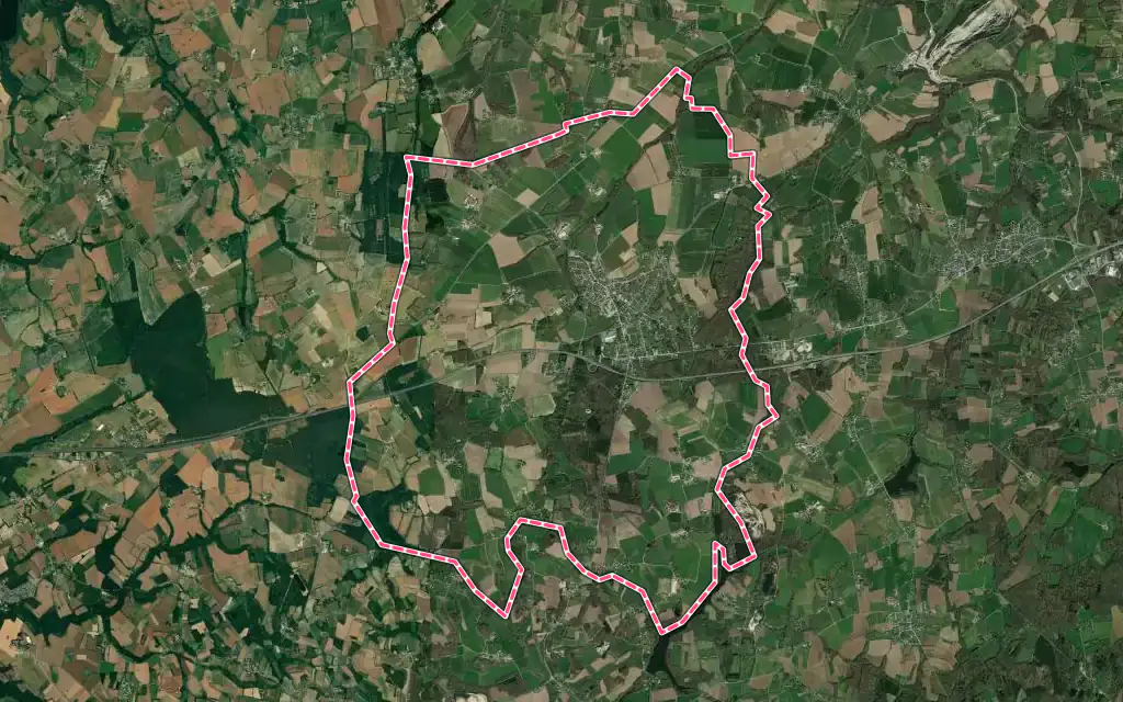 Vue satellite de Plélan-le-Petit avec ses contours administratifs