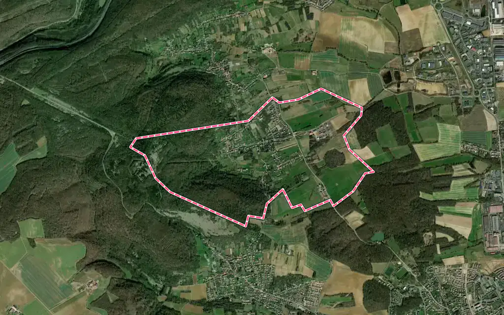 Vue satellite de Plesnois avec ses contours administratifs