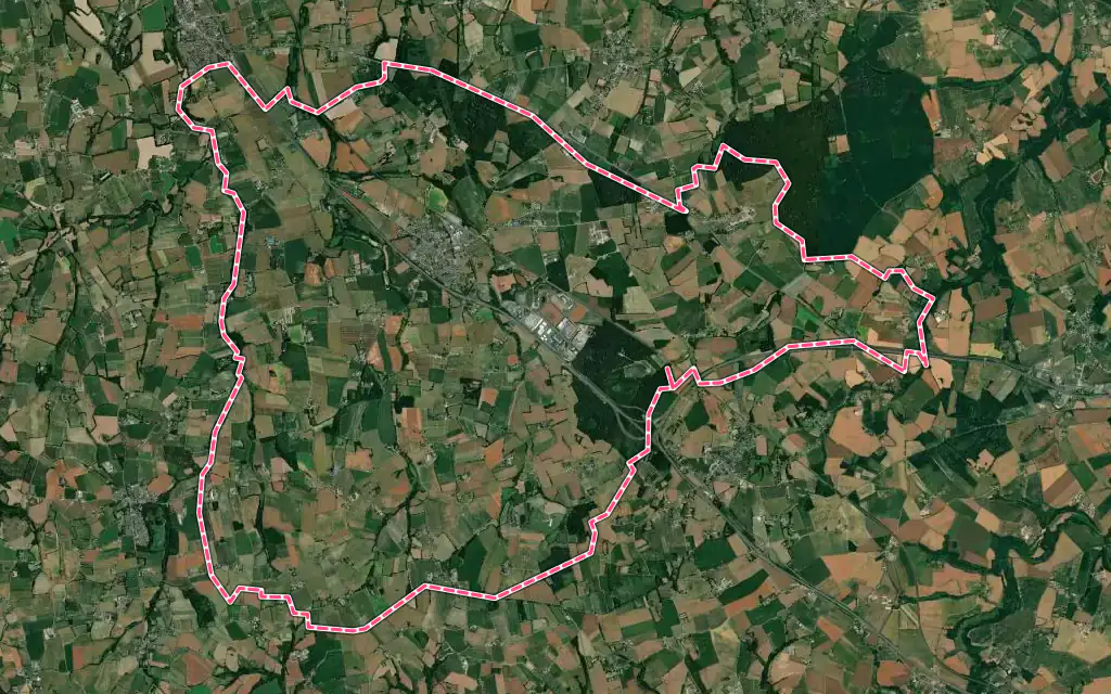 Vue satellite de Plestan avec ses contours administratifs