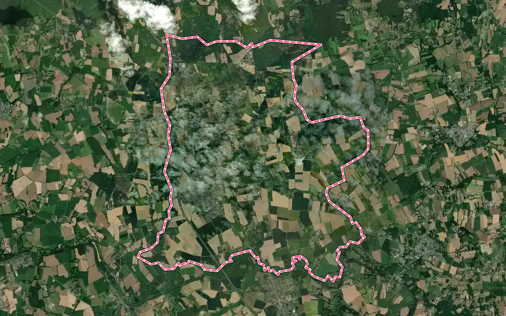 Vue satellite de Pleugueneuc avec ses contours administratifs