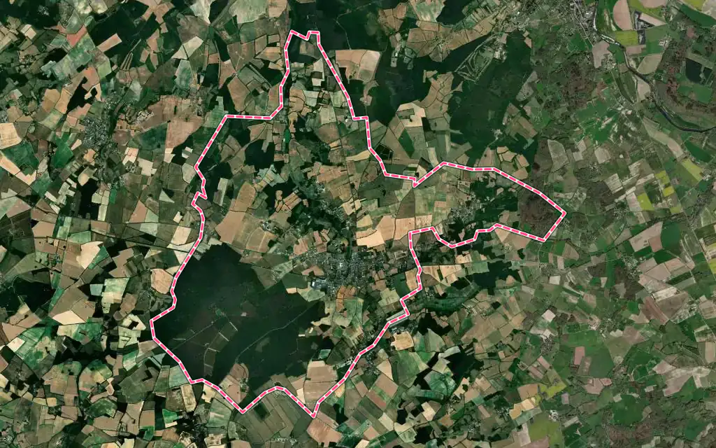 Vue satellite de Pleumartin avec ses contours administratifs