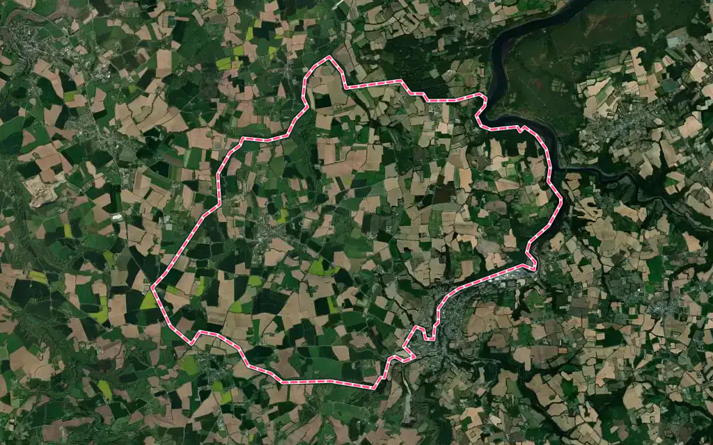 Vue satellite de Ploëzal avec ses contours administratifs