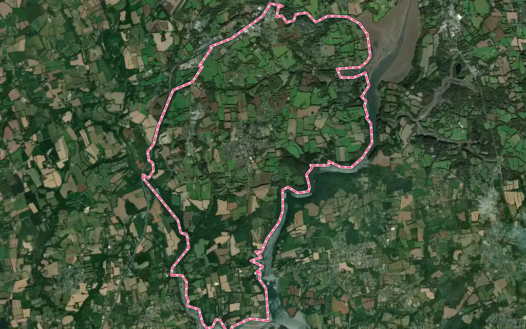 Vue satellite de Plomelin avec ses contours administratifs