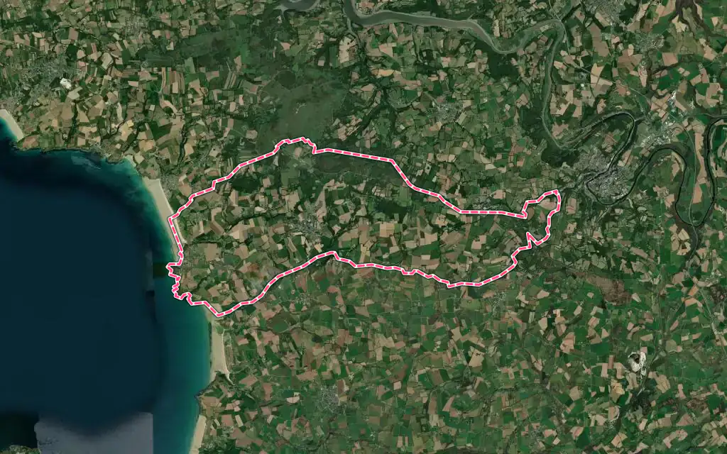 Vue satellite de Plomodiern avec ses contours administratifs