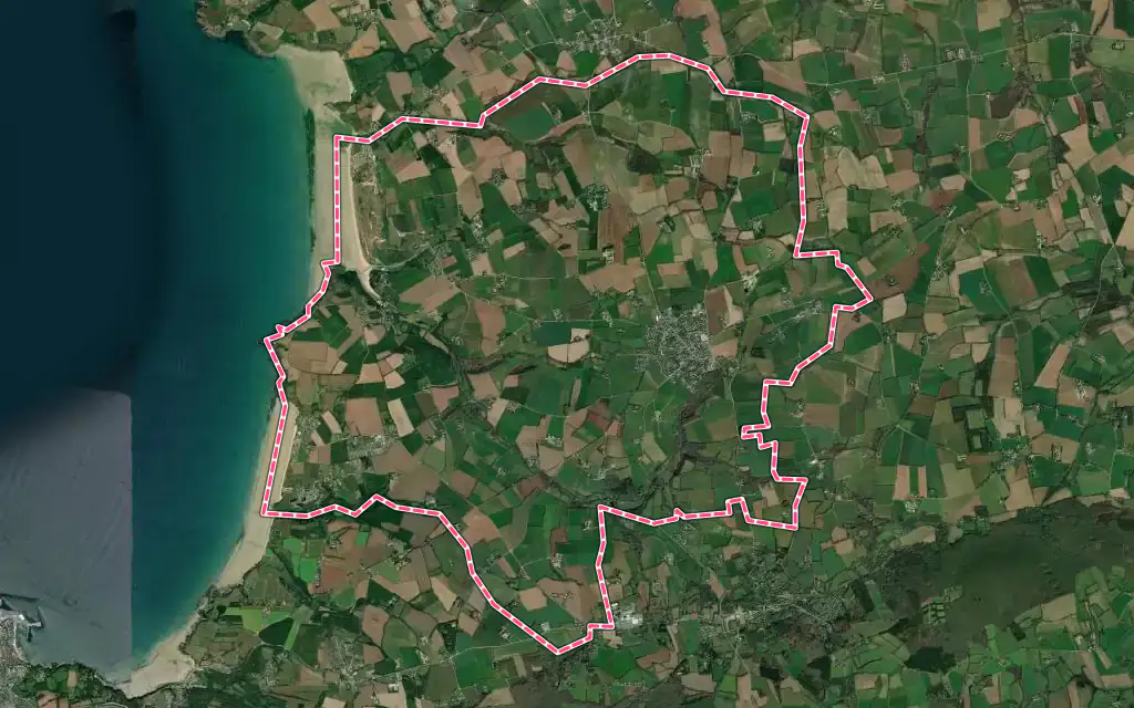 Vue satellite de Plonévez-Porzay avec ses contours administratifs