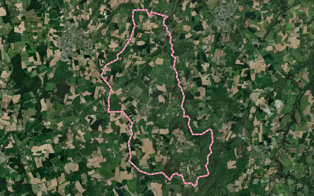 Vue satellite de Plouégat-Guérand avec ses contours administratifs