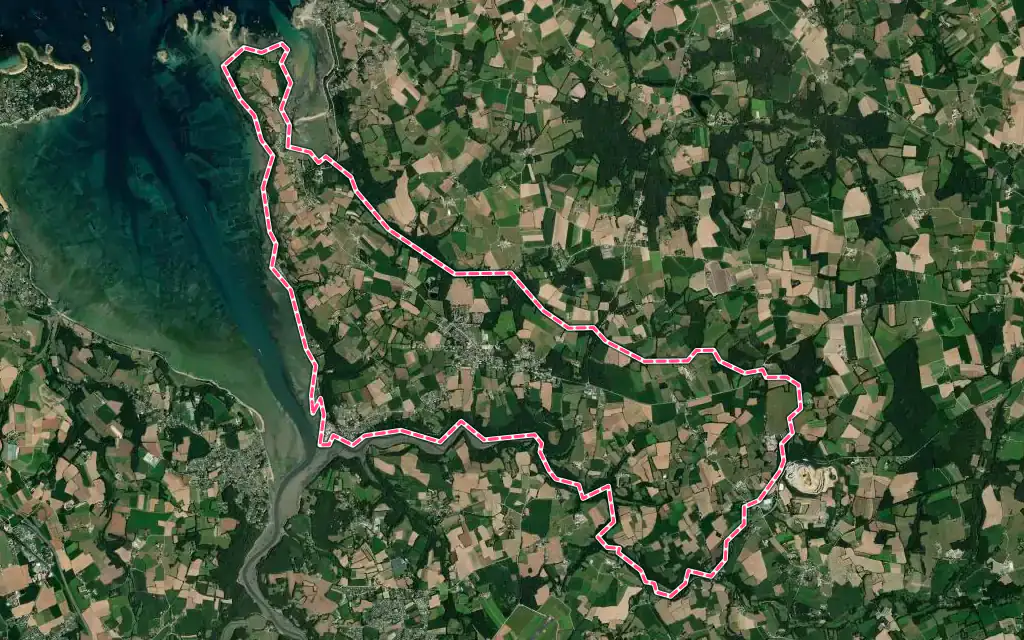 Vue satellite de Plouezoc'h avec ses contours administratifs