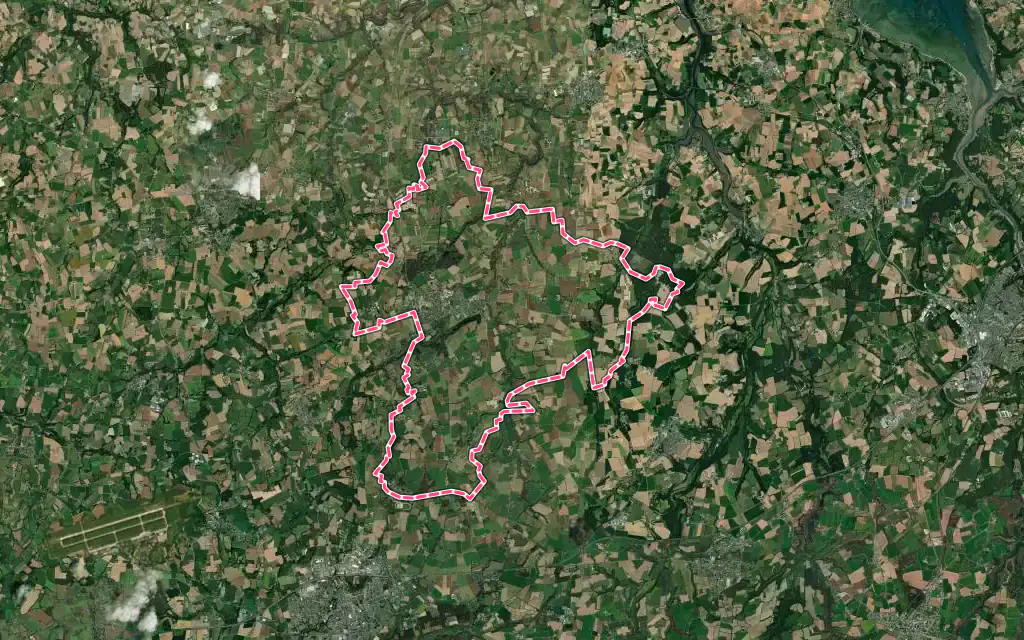Vue satellite de Plouvorn avec ses contours administratifs