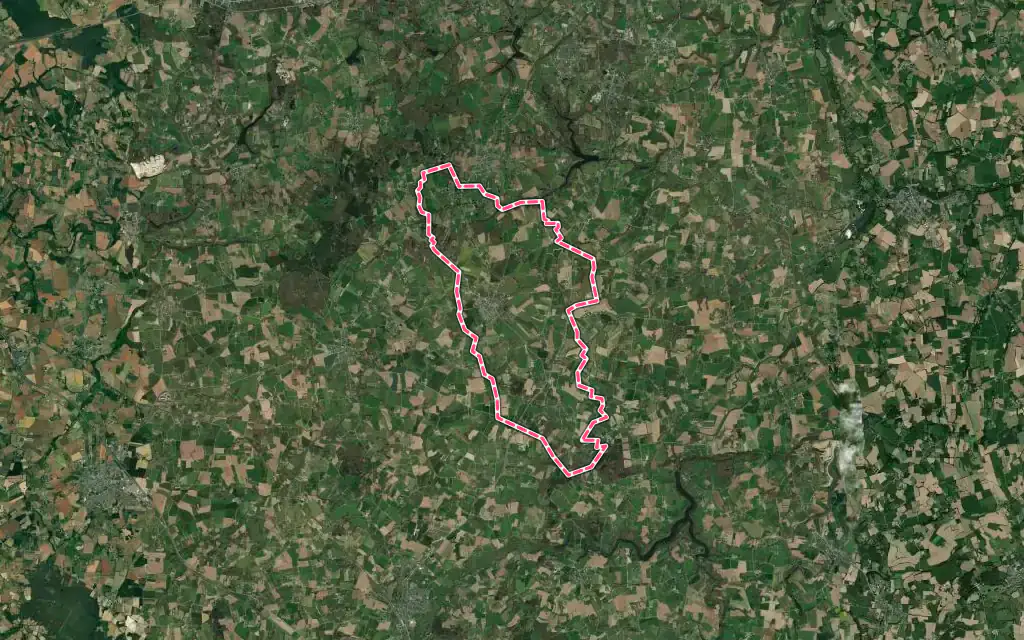Vue satellite de Plumaudan avec ses contours administratifs