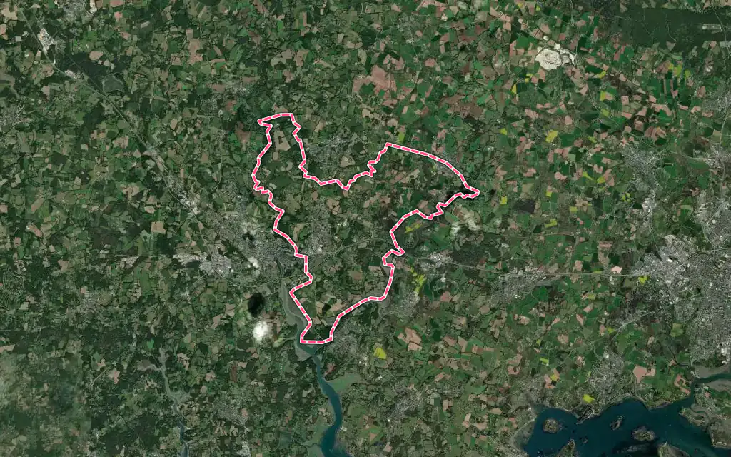 Vue satellite de Pluneret avec ses contours administratifs
