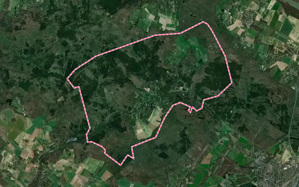 Vue satellite de Poigny-la-Forêt avec ses contours administratifs