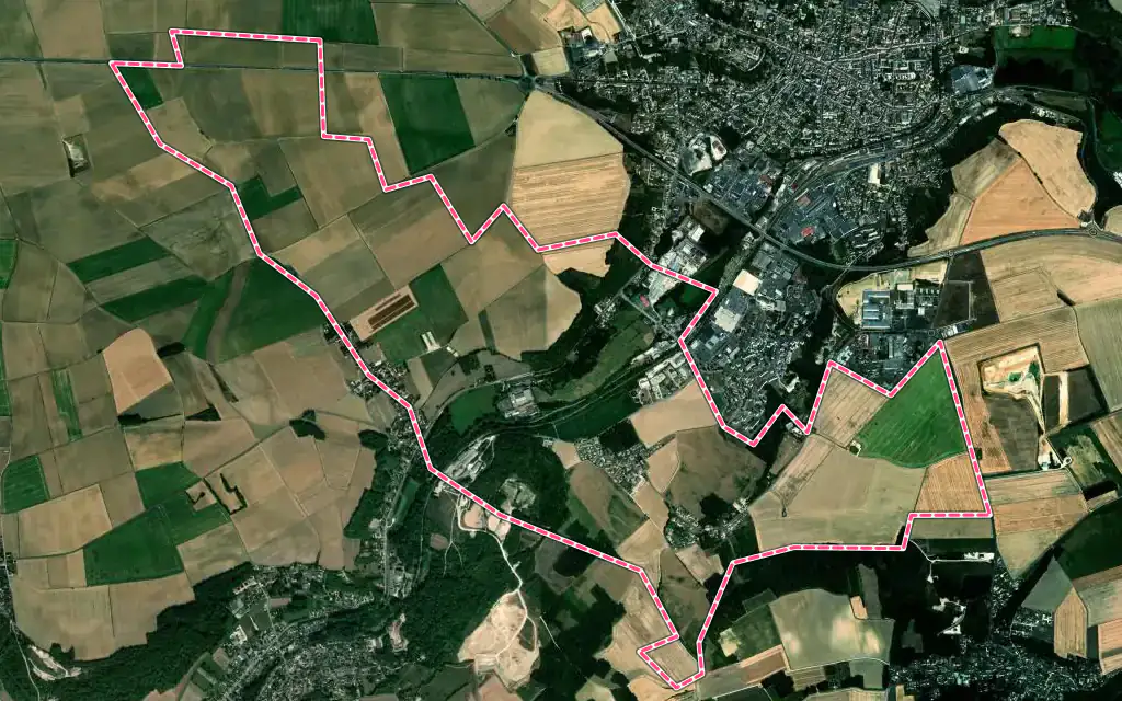 Vue satellite de Poigny avec ses contours administratifs