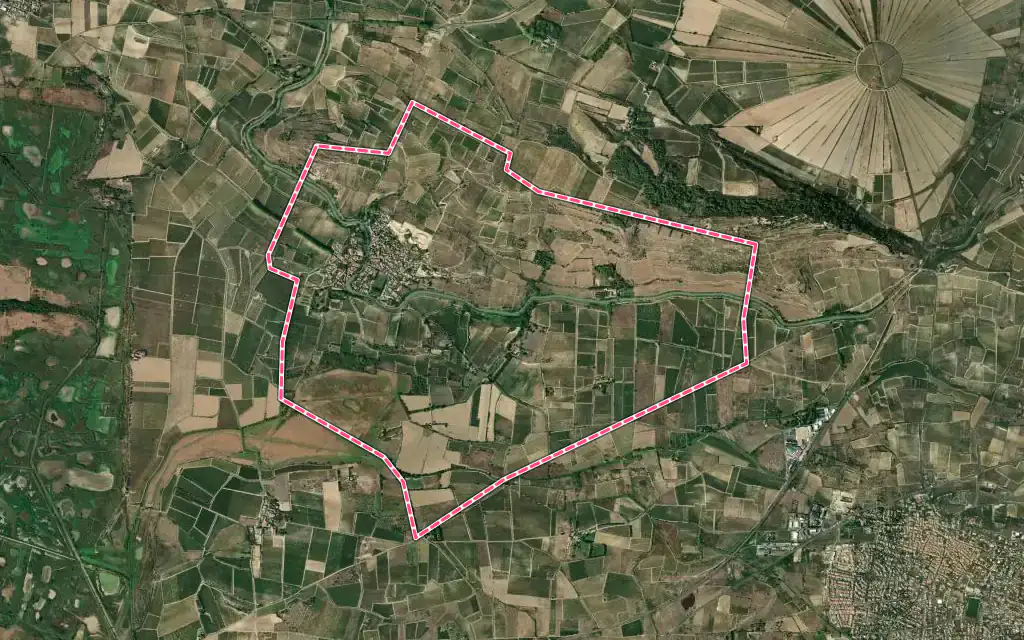 Vue satellite de Poilhes avec ses contours administratifs