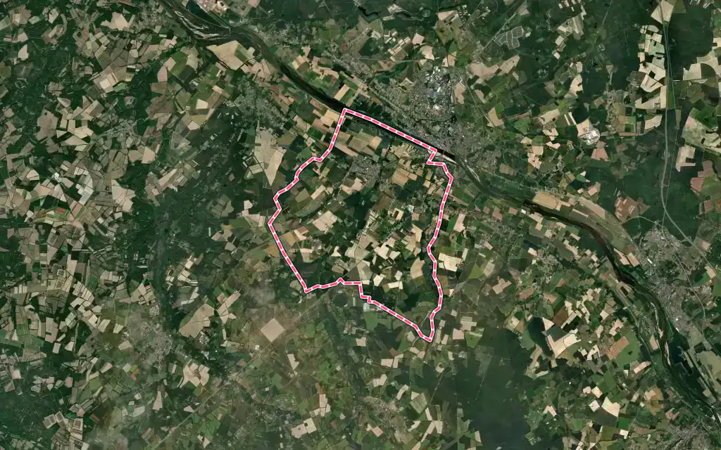 Vue satellite de Poilly-lez-Gien avec ses contours administratifs
