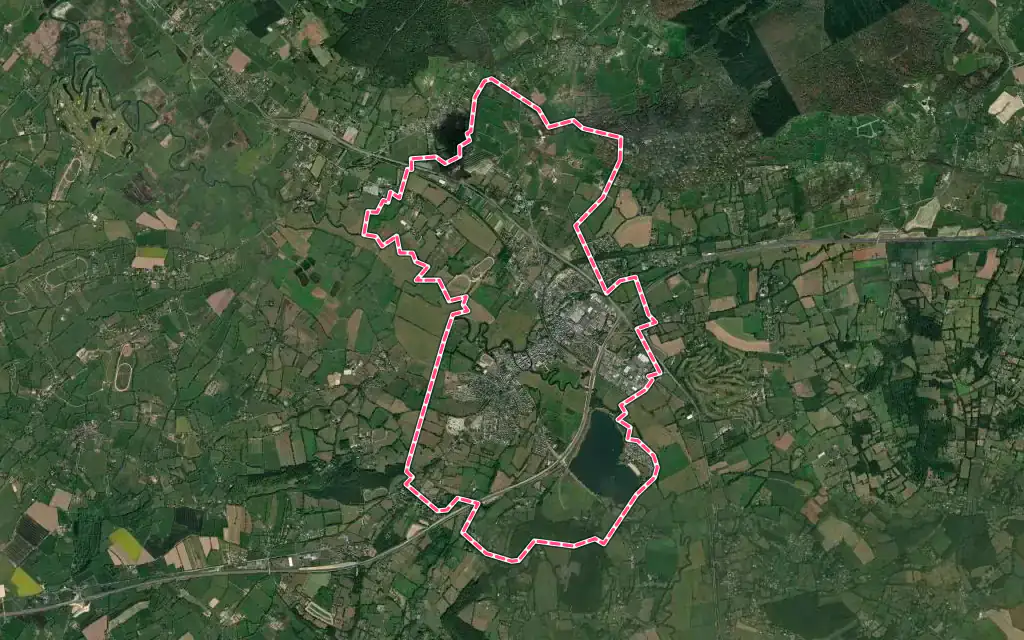 Vue satellite de Pont-l'Évêque avec ses contours administratifs