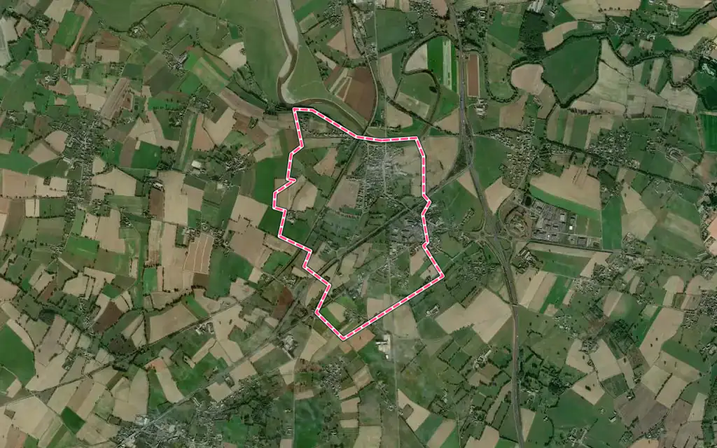 Vue satellite de Pontaubault avec ses contours administratifs