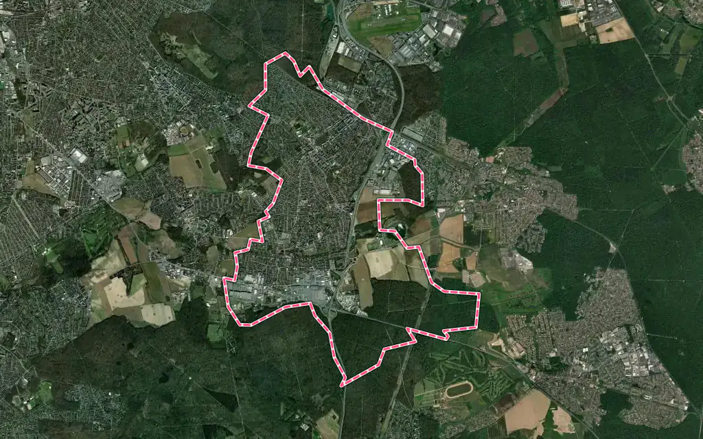 Vue satellite de Pontault-Combault avec ses contours administratifs